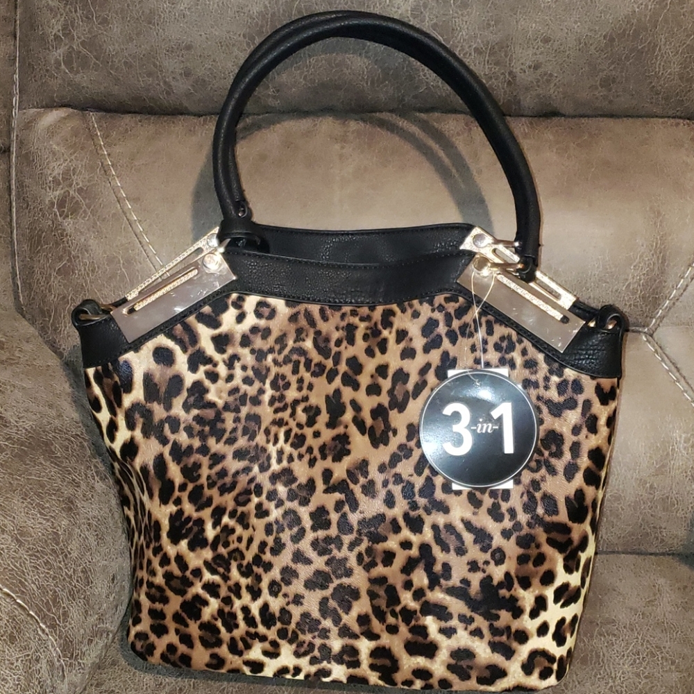 Wilsons Leather leopard purse